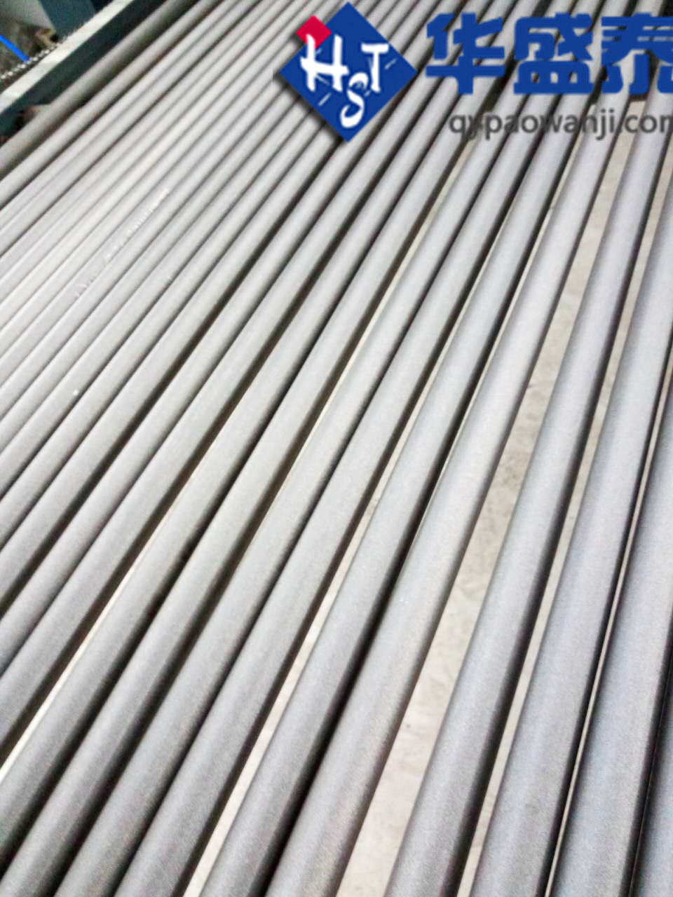 發(fā)往山東棗莊通過(guò)式圓鋼鋼筋拋丸機(jī)已經(jīng)調(diào)試完畢,調(diào)試現(xiàn)場(chǎng)圖